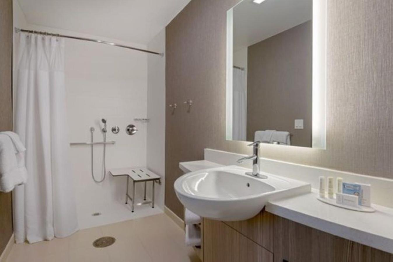 Springhill Suites By Marriott Hampton Portsmouth Eksteriør billede